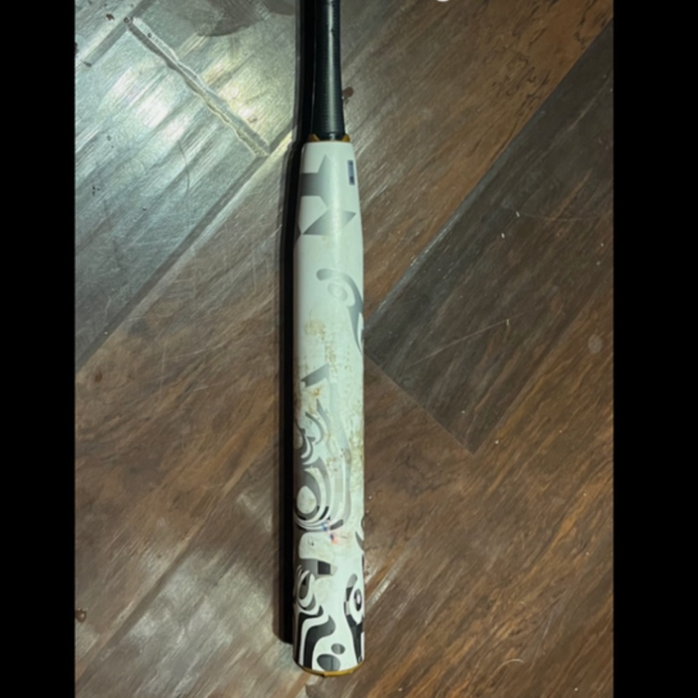 DeMarini Whisper 33’ Drop 10 Fastpitch Softball Bat